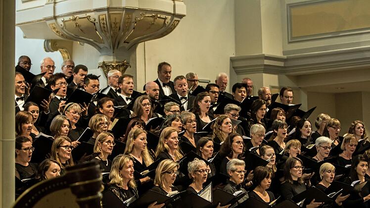 Eindrucksvolles Finale der Konzertsaison des Landestheaters. Die "Sea Symphony" von Ralph Vaughan Williams erklang in der Coburger Morizkirche, gestaltet von der Royal Choral Society und dem Chor und dem Philharmonischen Orchester des Landestheaters unter Leitung von Richard Cooke.Foto: Jochen Berger