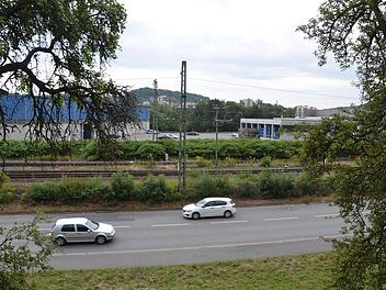 Noch gibt es lediglich zwei Fahrstreifen auf der B4 zwischen Frankenbrücke und südlicher Stadtgrenze in Coburg. Foto: CT-Archiv
