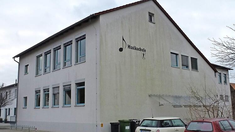 Besucher der Musikschule hatten sich beschwert, dass die Stellpl&auml;tze der Einrichtung oft von Anwohnern belegt seien. Das Bauamt konnte diese Problematik nicht best&auml;tigen. Foto: Thomas Sch&ouml;bel