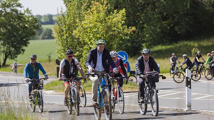 Landkreis Hof: Fertigstellung des Fl&uuml;sseradwegs gefeiert - "bedeuten Lebensqualit&auml;t"