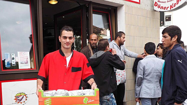 Devran Ekici liefert 40 Döner nach Muggendorf.  Foto: privat