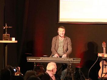 Der singende Religionslehrer Markus Kapp  gewann.