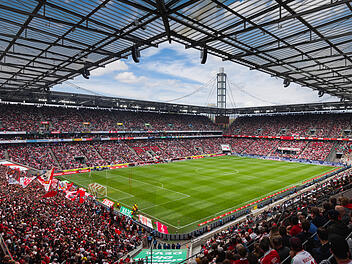 FCN gegen Köln live im TV und Stream: Wann und Wo das Spiel läuft