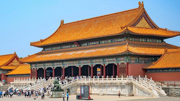 Verbotene Stadt Beijing Peking China Kaiserpalast UNESCO Weltkulturerbe Sehensw&uuml;rdigkeit Touristen Besuchermassen Palastmuseum Ming Dynastie Qing Dynastie Reiseziele Ausl&auml;ndische Besucher Tourismusbranche Hochsaison Ticketkauf Warteschlangen Sanit&auml;re Anlagen Infrastruktur Servicequalit&auml;t Volksrepublik Regulierung Tourismusminister Sun Yeli Wirtschaftswachstum Urlaubsziel Kulturerbe Panorama