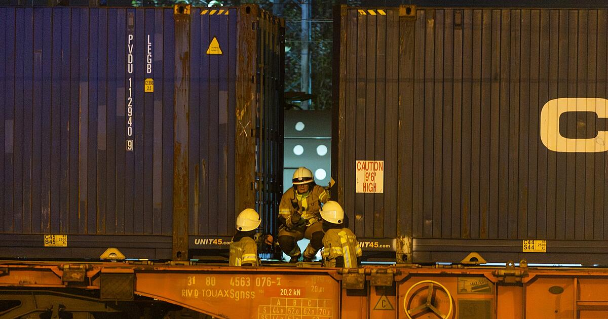 Köln: Jugendlicher stirbt nach Trainsurfing-Unfall - Fahrgäste hören ...
