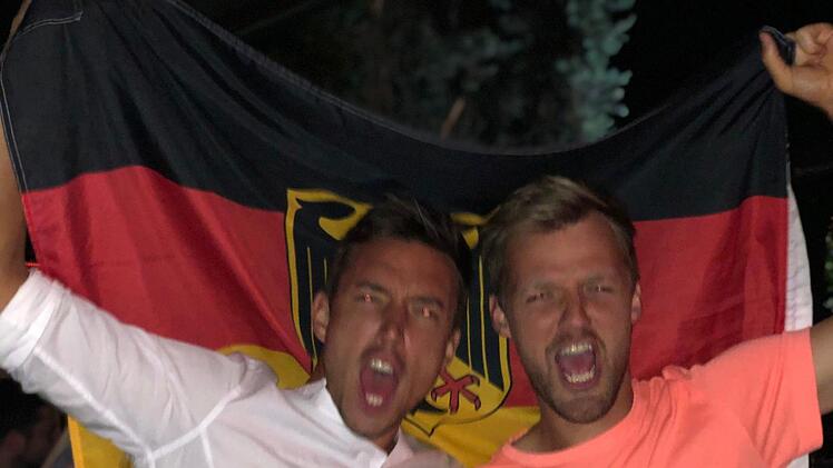 Andreas Mies (links) und Kevin Krawietz (rechts) feierten den zweiten Davis-Cup-Sieg und spielen am Freitag im Viertelfinale gegen Großbritiannen.Archiv