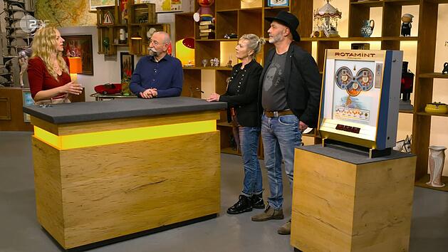 In der Donnerstagsausgabe von "Bares für Rares" wehte nostalgischer Kneipen-Charme ins Studio herein: ein Glücksspielautomat, der seinem Besitzer gleich doppelt Fortuna vorbeigeschickt hat - einmal beim Spielen, einmal beim Verkaufen.