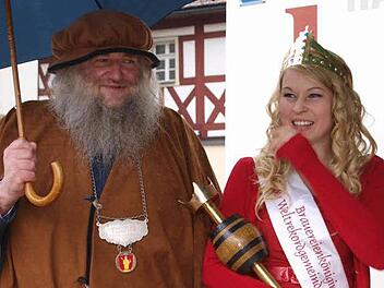 Der Stadtherold (Wolfgang Huppmann) mit der Aufseßer Brauereienkönigin Katrin I. aus Hochstahl Foto: Thomas Weichert