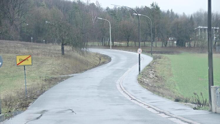 Die Losbergstraße in Ebern soll vom Ortsschild bis zum Wendehammer des Freibades ausgebessert werden, um größere Schäden am Baukörper zu vermeiden. Helmut Will