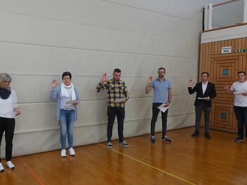 Die neuen Gemeinderäte sind (von links) Birgit Albert, Anita Amend, Maximilian Benkert, Dominik Eichhorn, Michael Thomas und Daniel Markert.