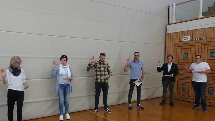 Die neuen Gemeinderäte sind (von links) Birgit Albert, Anita Amend, Maximilian Benkert, Dominik Eichhorn, Michael Thomas und Daniel Markert.