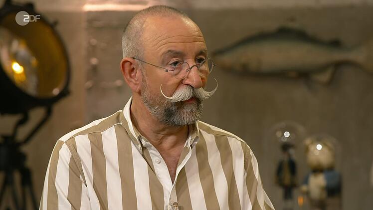 Ein Teller und dessen Wert lie&szlig; Horst Lichter bei "Bares f&uuml;r Rares" einmal mehr staunen.