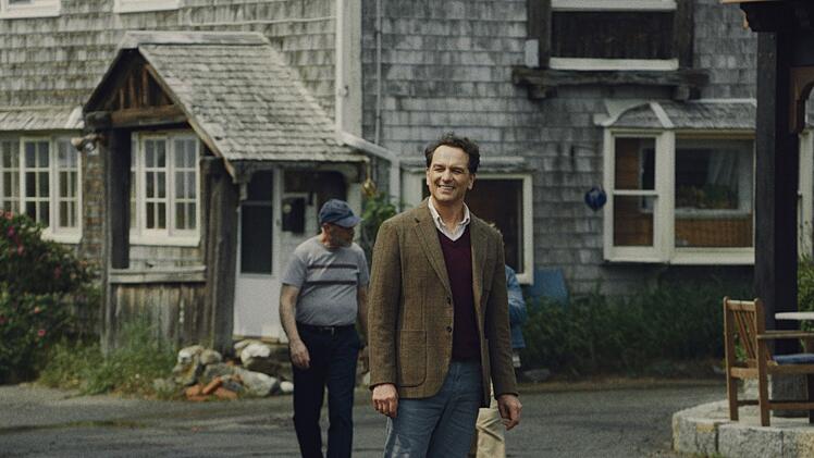 B&uuml;rgermeister Tom Loftis (Matthew Rhys) will seine Insel zu einer Touristenattraktion machen.