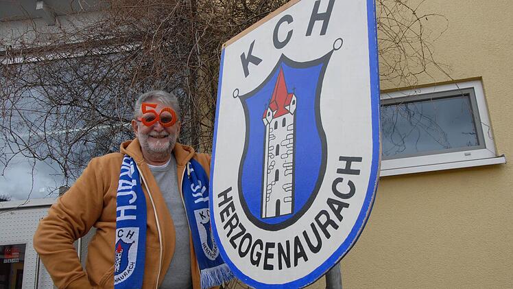 Vorsitzender Gerd Engert (mit Jubiläumsbrille) ist stolz auf den KCH