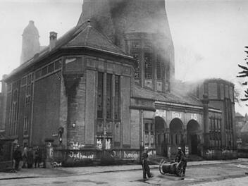 Bambergs Synagoge am 10. November 1938 nach dem Brand in der Pogromnacht Foto: Stadtarchiv Bamberg