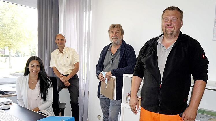 Jucilane Seiferth und Helge Stehlik (r.) unterstützen künftig Jürgen Jäkel (2. v. l.) und Horst Rehder. Foto: Richard Sänger