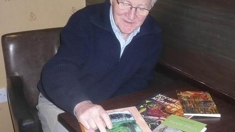 Terry McDonagh hat während des Studiums angefangen, Geschichten zu schreiben, und schon etliche Bücher veröffentlicht. Foto: Johanna Blum