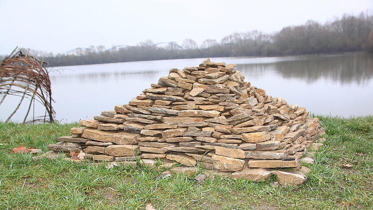 Pyramide von Hubert Kolling am Wiesener WörthseeMatthias Einwag