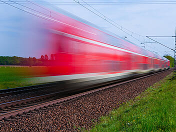 Zugreisen, Zug, Bahnreise,