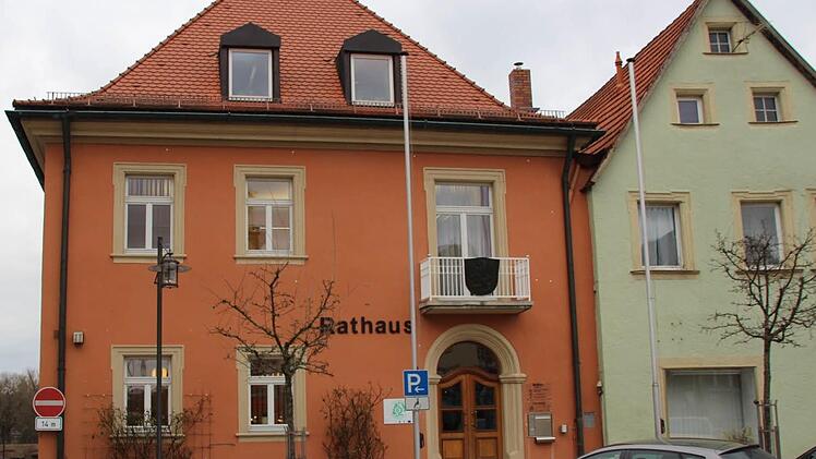 Die Stadt Stadtsteinach bekommt weiterhin Stabilisierungshilfen - wenn sie ihre Steuern überproportional erhöht. Der Stadtrat fühlt sich in die Ecke gedrängt und in seiner Finanzhoheit beschnitten.Archiv/Bayerische Rundschau