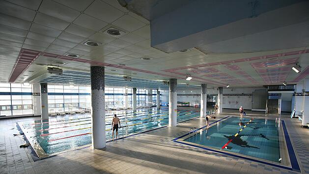 Schwabach legt Grundstein f&uuml;r millionenschweres Hallenbad - "schlechteren Zeitpunkt kann man nicht haben"