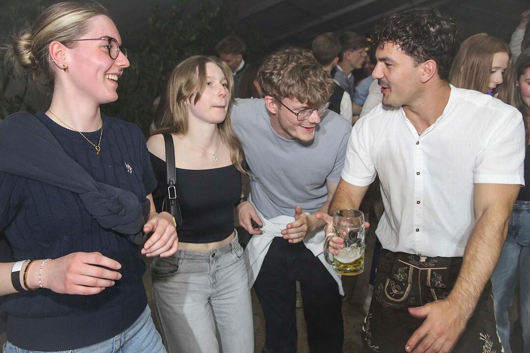 Gro&szlig;losnitz feiert!