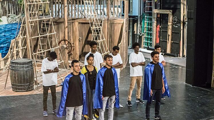 "Festival für Schultheater: Die Eigenproduktion "Fremde Freiheit" wird die Theatergruppe der Freiherr-von-Rast-Schule am Dienstag, 11. Juli, 18 Uhr, in der Coburger Reithalle zeigen.Foto: Jochen Berger
