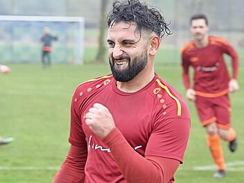 Nicht nur Tayfun Özdemir zeigte in Euerbach (8:2) den von Hauptsponsor Stefan Finzel geforderten Biss. Der Ebersdorfer Stürmer musste in der Vorrunde viel Kritik einstecken, doch zuletzt gab er die Antwort auf dem Platz.