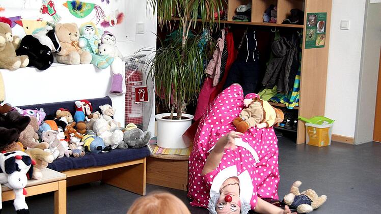 Klinik-Clown Rosa war zu Besuch in Weisendorf   Foto: Richard Sänger