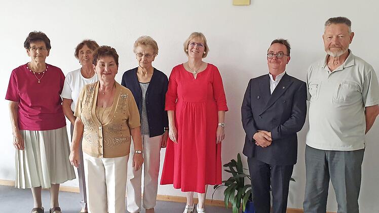 Erika Schneider mit dem neuen Führungsteam