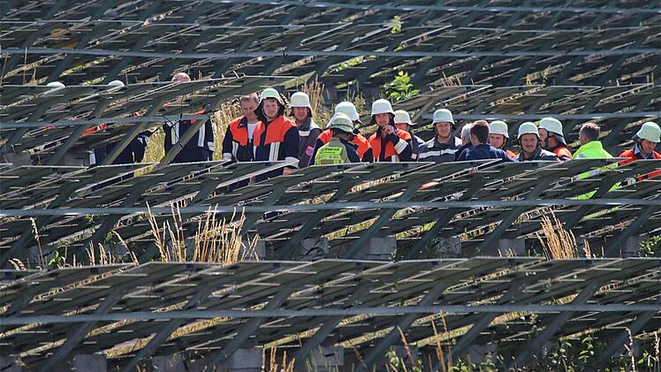 Einsatz am Ortsrand von Völkersleier Fotos: Gerd Schaar
