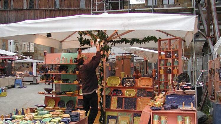 Der Weihnachtst&ouml;pfermarkt Thurnau findet traditionell am zweiten Adventswochenende statt.Foto: Archiv/Gabi F&ouml;rster