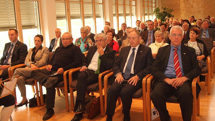 Zahlreiche Ehrengäste, Bürgermeister und Kreisräte waren bei der Festveranstaltung zugegen.