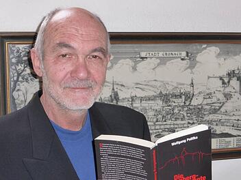 Während des Schreibens hat sich Krimi-Autor Wolfgang Polifka oft an seine Kindheit und Jugendzeit in Kronach erinnert. Foto: Veronika Schadeck