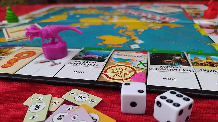 Spiele-Test Monopoly - Reise um die Welt: So spielt sich die Urlaubs-Variante des Brettspiel-Klassikers