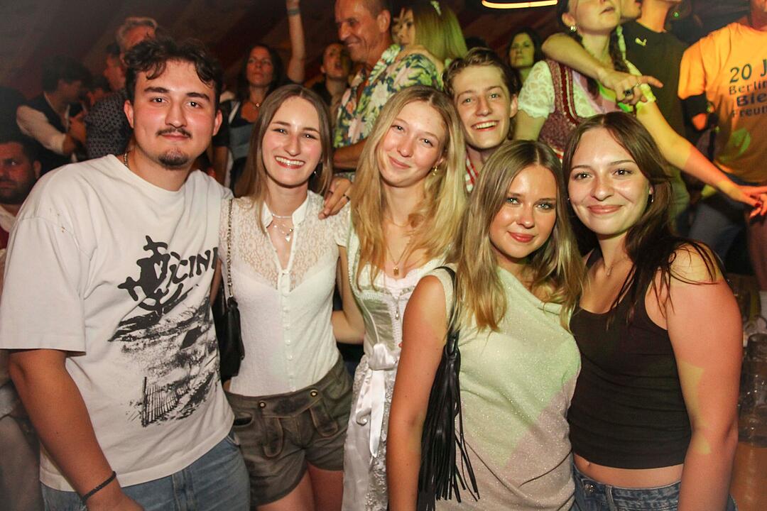 Frontal Party Pur feierte ihre Premiere bei der Bierwoche.