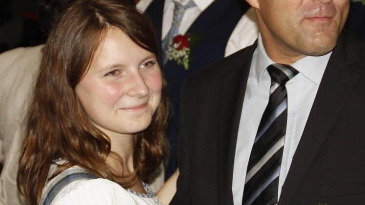 Im Festzelt am Großparkplatz wurde am Sonntagnachmittag zum Tanz aufgespielt und Bürgermeister Timo Ehrhardt ließ es sich nicht nehmen, mit dem Kermesmadle Alexandra Büttner von der Kermesgesellschaft mitzutanzen.