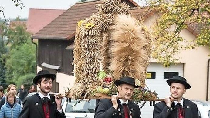 Auch im Jubiläumsjahr wurde die Erntekrone gefertigt.