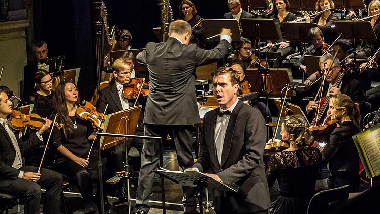 Impressionen vom 3. Sinfoniekonzert des Landestheaters Coburg unter der Leitung von Generalmusikdirektor Roland KluttigFoto: Jochen Berger