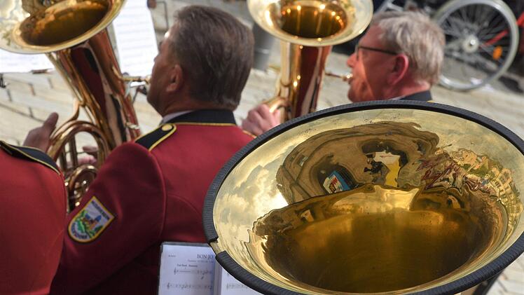 Einen Querschnitt seines breit gefächerten Repertoires stellte der Musikverein  Beiersdorf auf dem Albertsplatz  vor.Foto: Gabi Arnold