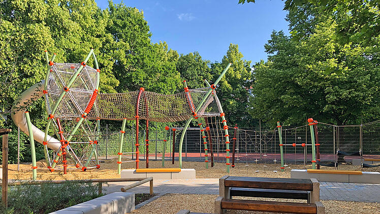 Nürnberg: Nach Umgestaltung - so sieht der Spielhof an der Mittelschule St. Leonhard nun aus