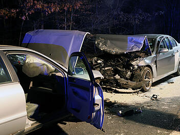 B26 bei Stockstadt - Verkehrsunfall - Drei Verletzte
