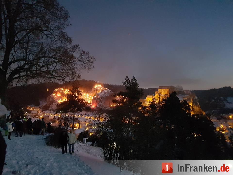 Beschluss der Ewigen Anbetung in Pottenstein - Lichterfest  in der Fränkischen Schweiz
