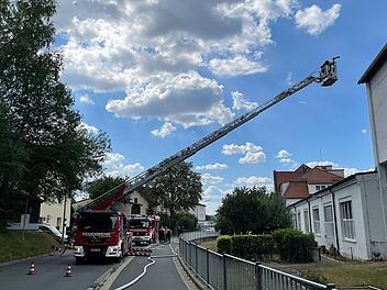 Wirsberg: Brand in Firma sorgt für Großeinsatz - Zahlreiche Feuerwehren kämpfen gegen Flammen Wirsberg: Brand in Firma sorgt für Großeinsatz - Zahlreiche Feuerwehren kämpfen gegen Flammen