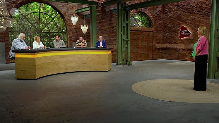 Elke Velten fand die L&ouml;ffel "ganz, ganz h&uuml;bsch". Und David Suppes meinte sofort: "Das ist genau meine Ware."