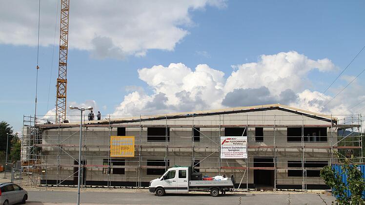 Der Neubau des Ebensfelder Feuerwehrhauses liegt im Zeitplan.Foto: Gerda Völk