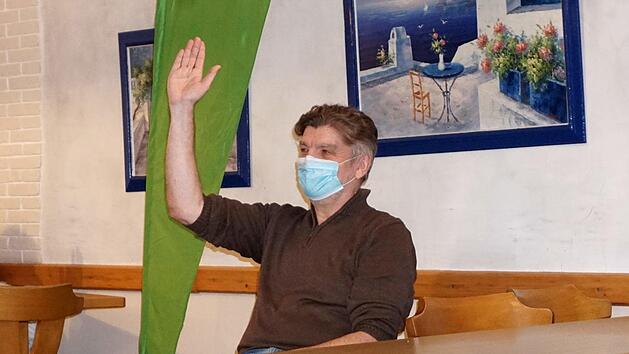 Ernst Rappold will in Weisendorf noch viele Schätze heben.   Foto: Richard Sänger