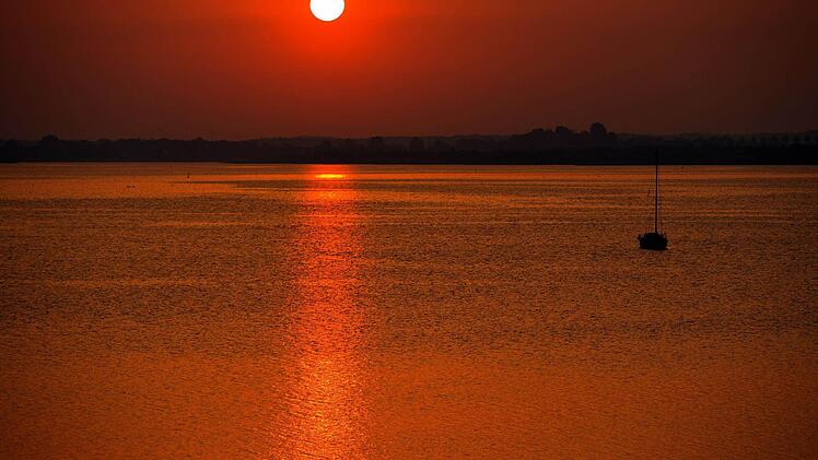 Auch am Montag ging die Sonne auf - trotz ausgefallener Wetterprognose. Foto: Jens Büttner/dpa