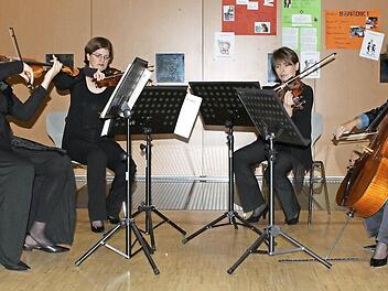 Das "Elisen Quartett" aus Fürth gastierte im VHS-Musikring. Das Bild zeigt (von links): Anja Schaller, Maria Schalk, Karoline Hofmann und Irene von Fritsch.  Foto: Michael Wunder