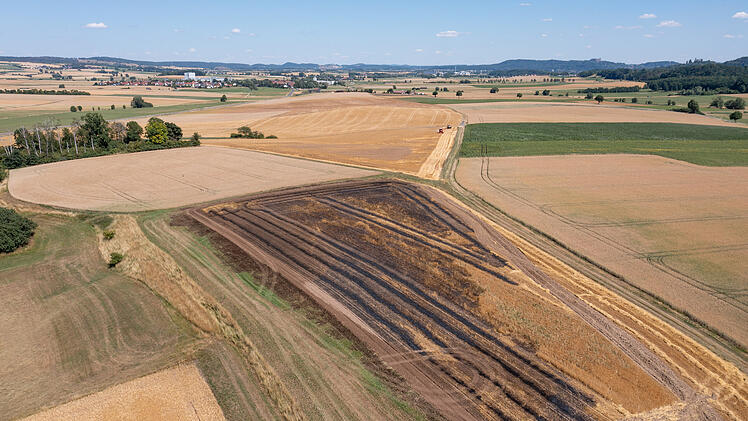 Am Sonntag brannte ein Feld im Kreis Coburg.